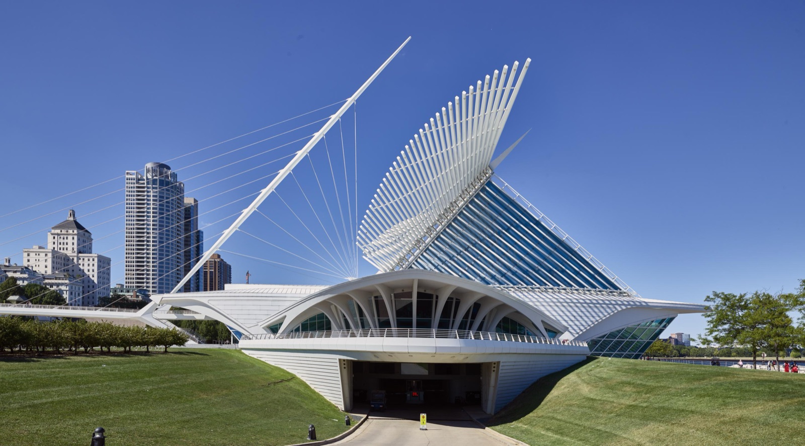 Milwaukee Art Museum Quadracci Pavilion exterior designed by Santiago Calatrava seen from the south