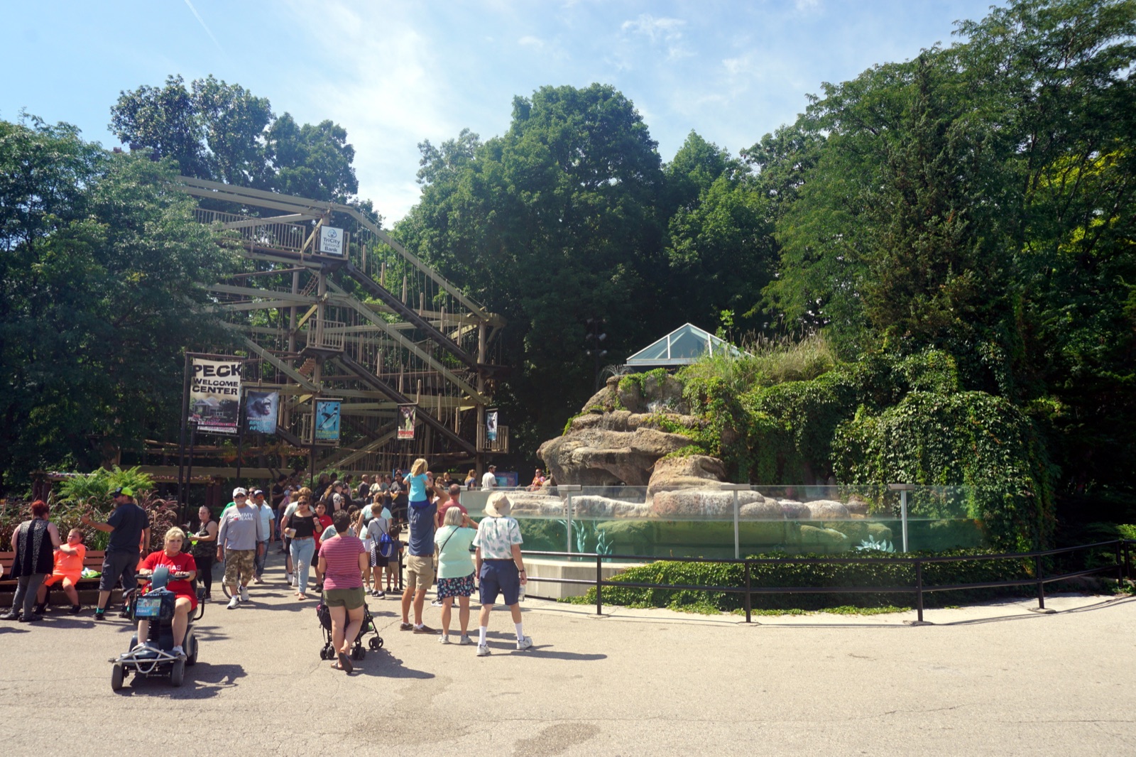 Milwaukee County Zoo Main Entrance gate and signage on Bluemound Road